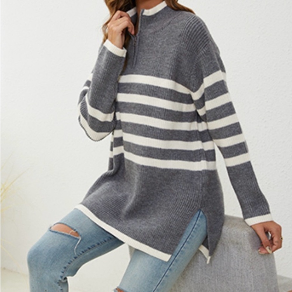 NWT YKR Women’s Striped 1/4 Zip Gray and White Sweater / Large